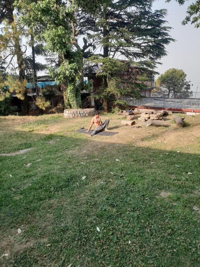 Homestay Leela *