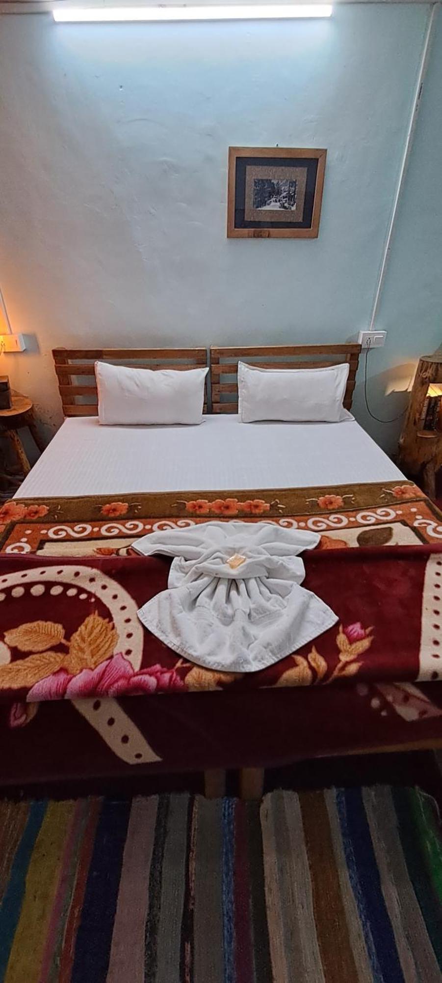 Homestay Leela *