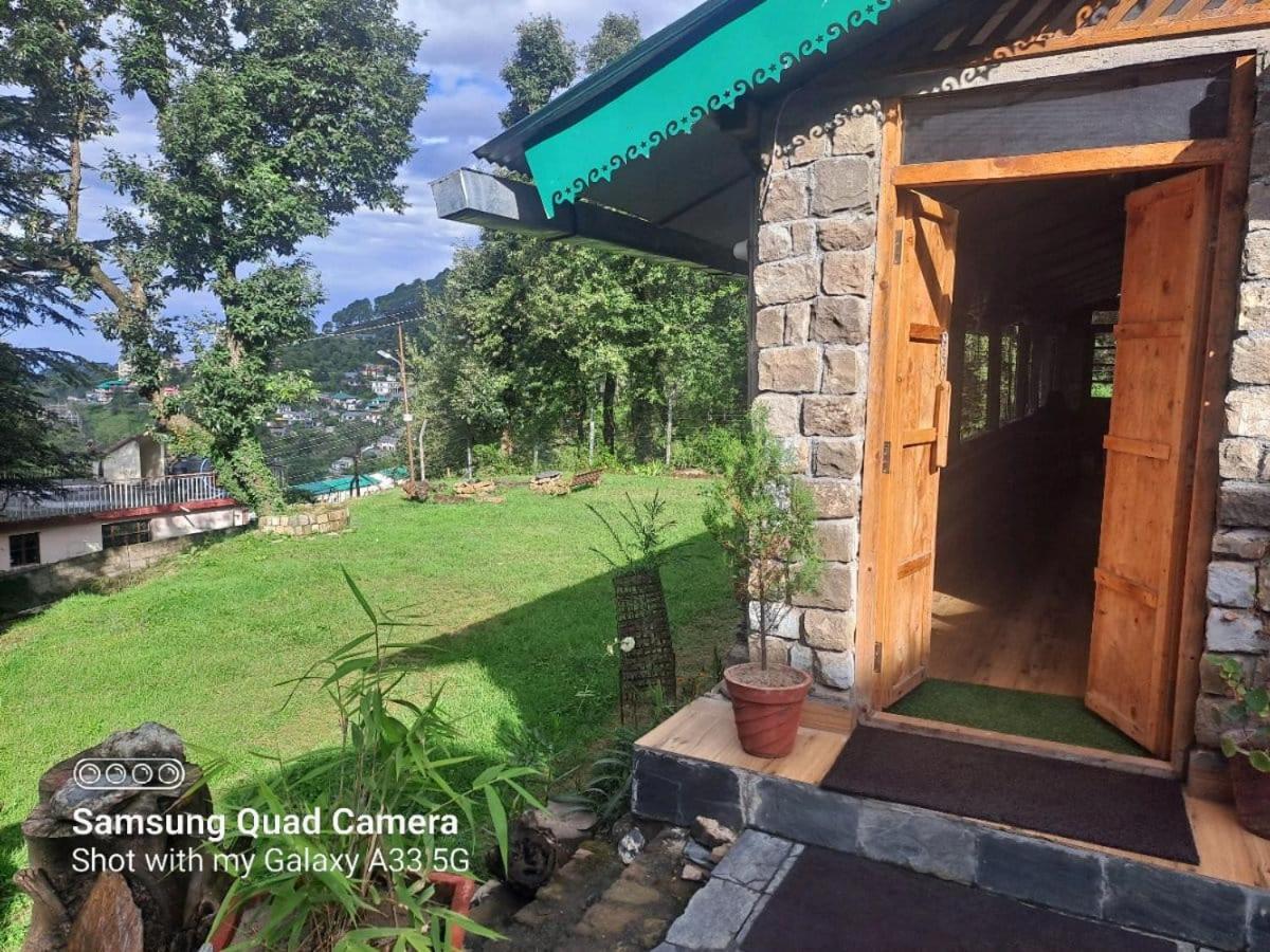 Homestay Leela *